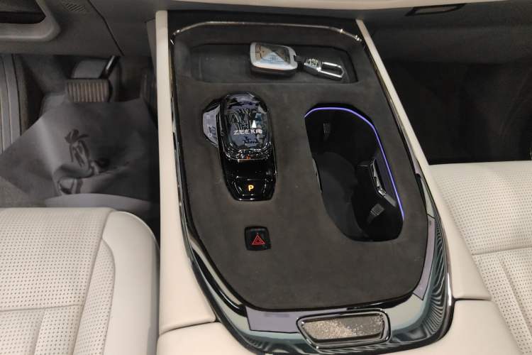 Used Zeekr 009 2022 WE Edition
