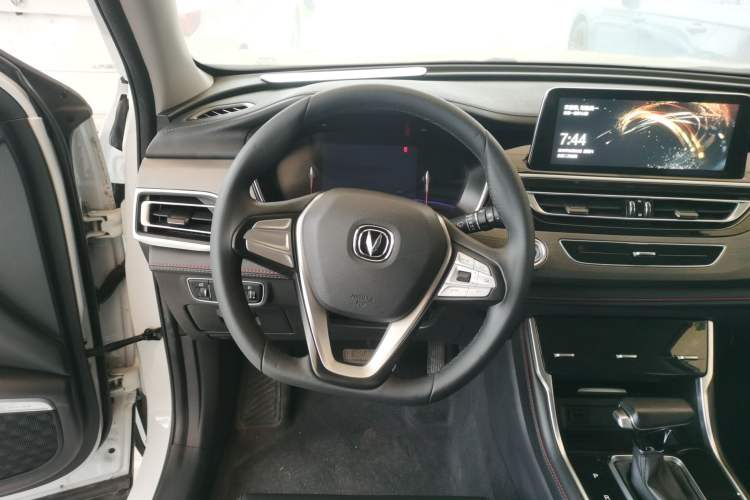 Used CHANGAN CS75 2021 Honor Million Edition 280T DCT Luxury Model Steering Wheel