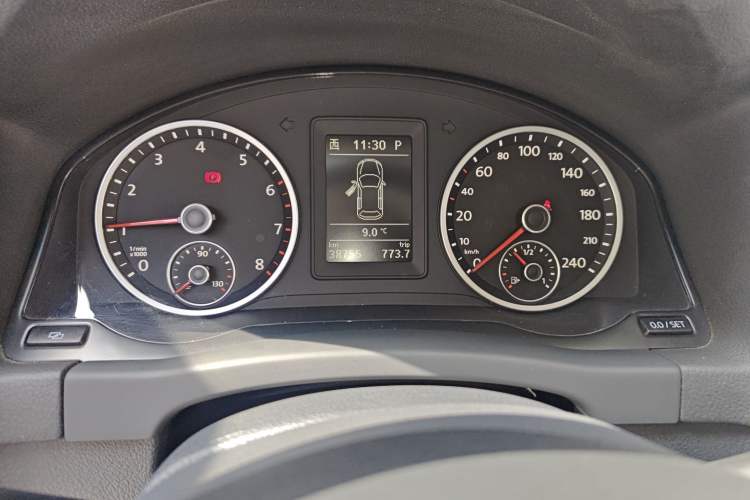 Used Volkswagen Tiguan 2012 1.8TSI Automatic Two-Wheel Drive Elite Edition Instrument Cluster