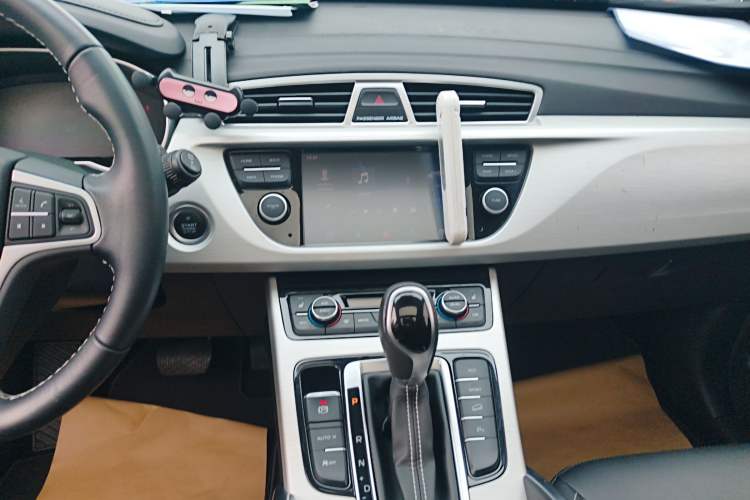 Used Geely Auto Emgrand X7 Sport 2018 1.8TD Automatic Two-Wheel Drive Smart Connect 4G Internet Edition