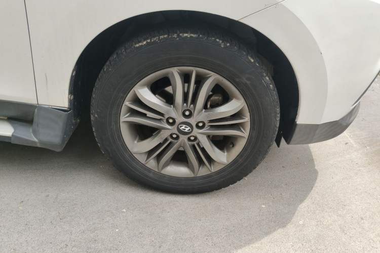 Used Hyundai ix35 2013 2.0L Automatic Two-Wheel Drive Smart GLS China IV Standard