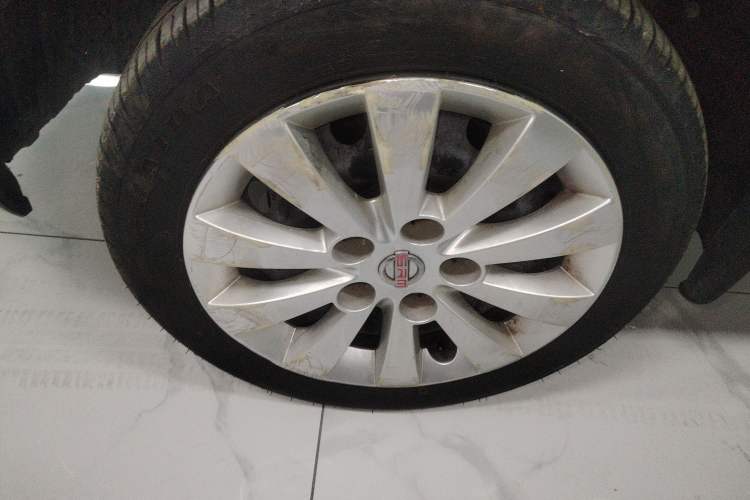 Used Jinbei Gold Hiace M Classic 2022 1.5L Engineering Lion Passenger Vehicle 5 Seats Exterior 4