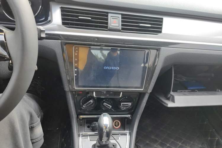 Used Volkswagen Bora 2016 1.6L Automatic Comfort Model Audio And AC Panel