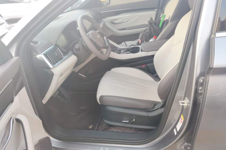 Used BYD Song PLUS New Energy 2025 DM-i Intelligent Driving 112KM Prestige Model Left Front Seat