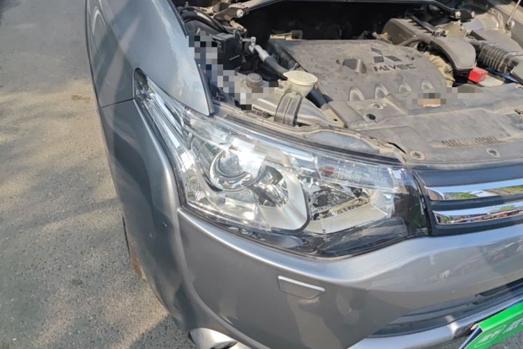 Used Mitsubishi Outlander 2013 2.4L 4x4 Luxury Navigation Edition 5 Seats Right Front Headlight