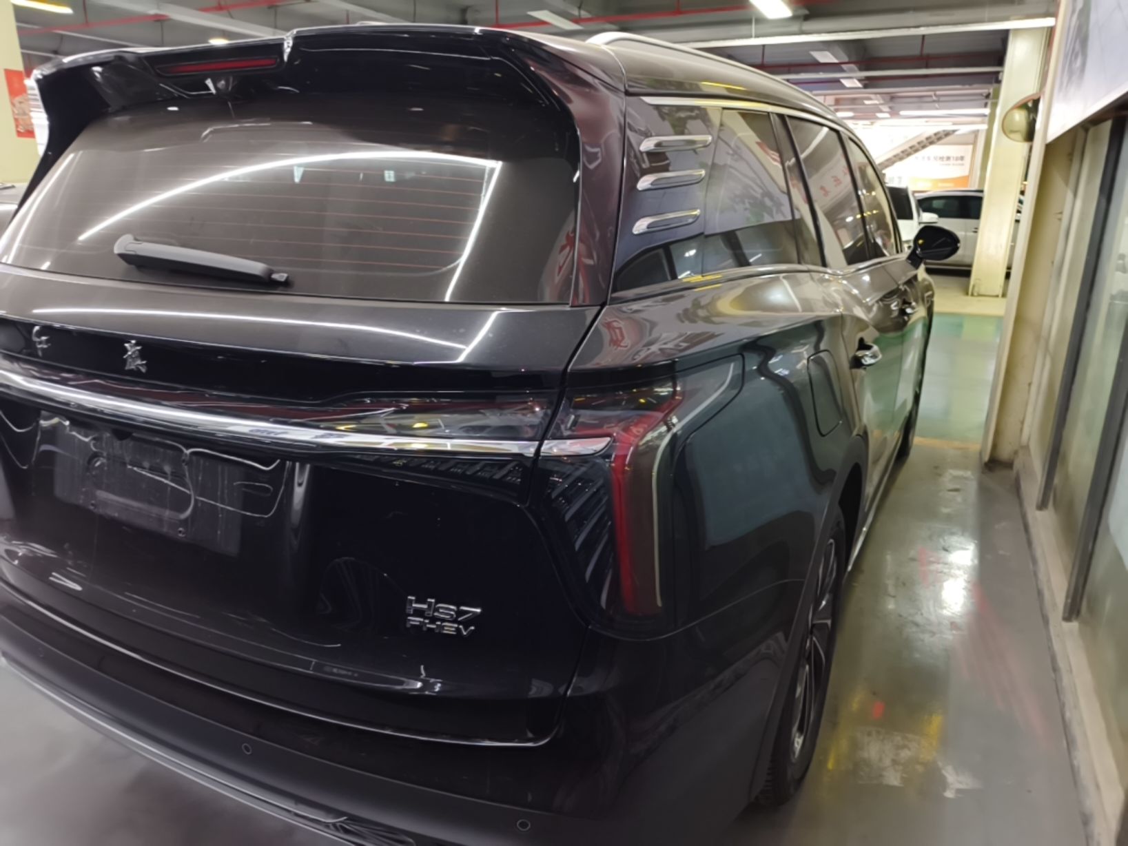 Hongqi HS7 PHEV 2024 2.0T PHEV Four-Wheel Drive Flagship Edition 6 Seats — снимка 6