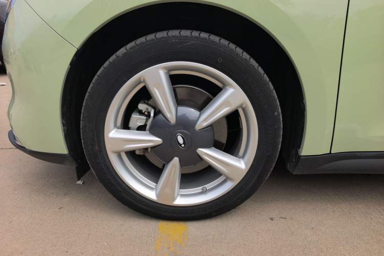 Used ORA Good Cat 2024 401 km Range Luxury Version 135 kW Left Front Wheel Hub