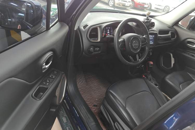 Used Jeep Renegade 2018 Connected Large Screen Version 180T Automatic High-Energy Edition