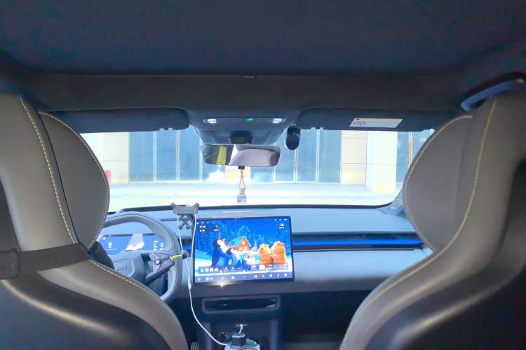 Used Lynk & Co Z20 2025 530 km Range Rear-Drive Max "Chasing the Sun" Edition
