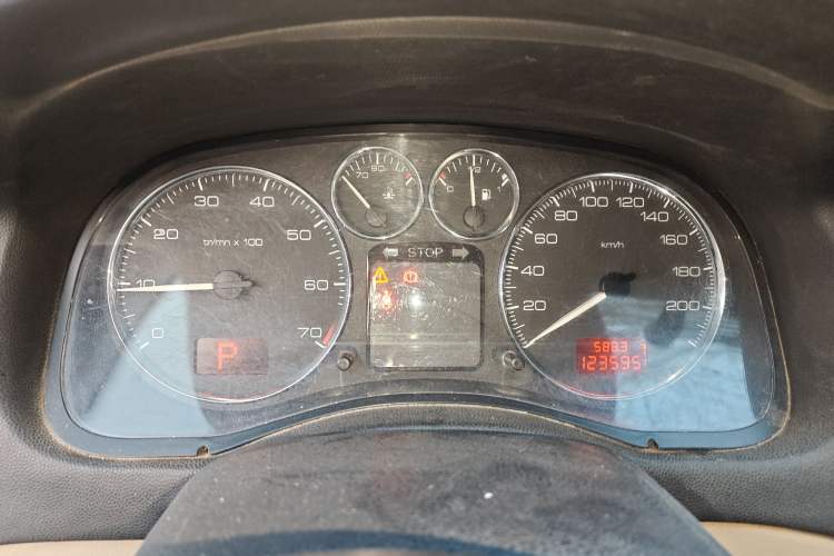 Used Peugeot 307 2008 Hatchback 1.6L Automatic Deluxe Edition
