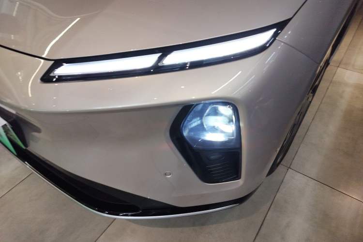 Used Nio ET9 2025 100 kWh Left Front Headlight