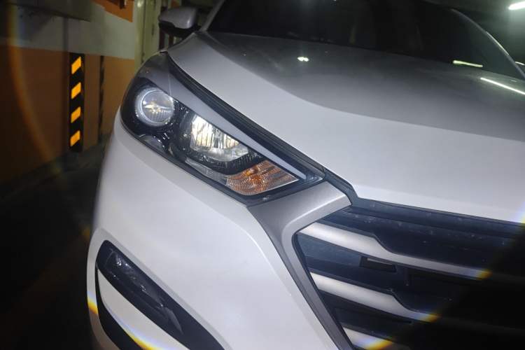 Used Hyundai Tucson 2015 2.0L Automatic Two-Wheel Drive Smart Version