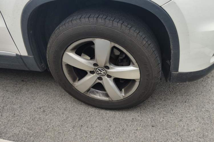 Used Volkswagen Tiguan 2012 1.8TSI Automatic Two-Wheel Drive Elite Edition Right Front Wheel Hub