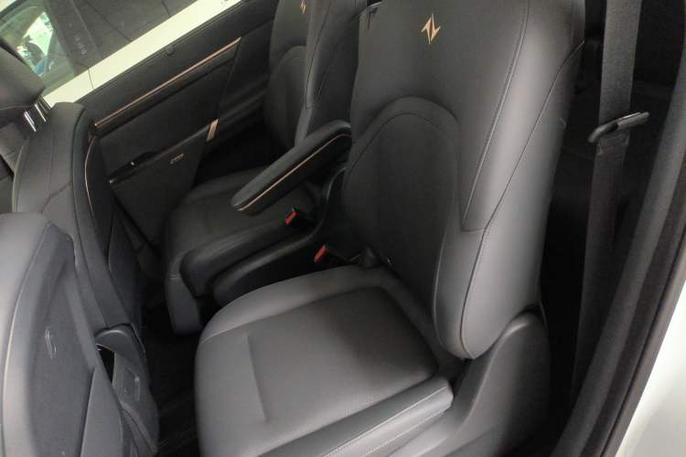 Used Dongfeng eπ eπ008 2024 636Max All-Electric Version 6 Seats