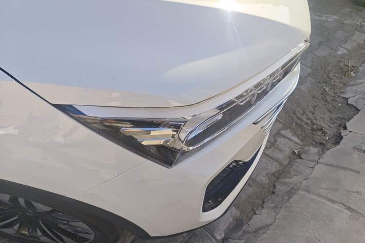 Used Bestune T77 2023 1.5T Automatic Luxury Model Right Front Headlight