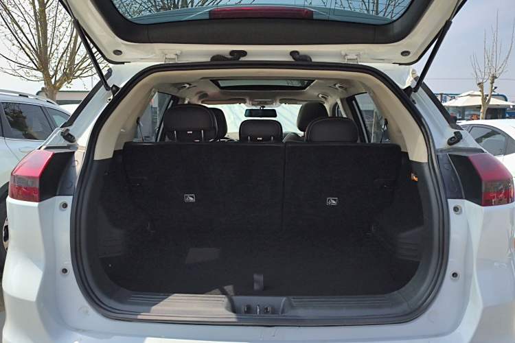 Used Geely Auto Emgrand X7 Sport 2021 Million Edition 1.8TD DCT Two-Wheel Drive Comfort Model Trunk