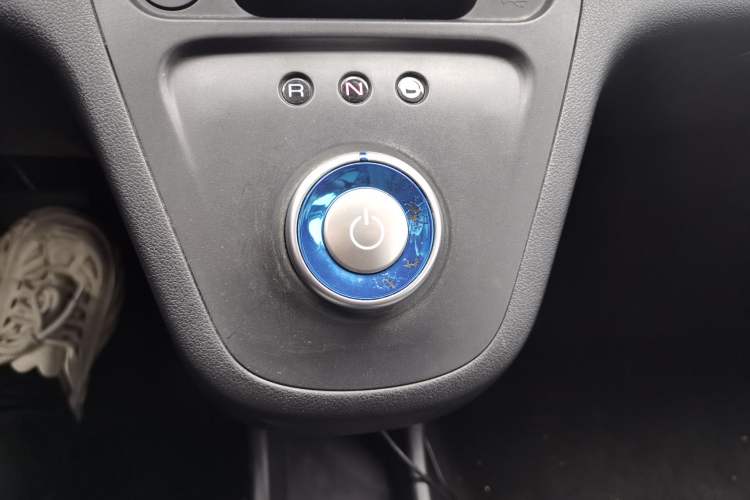 Used ORA White Cat 2020 305 km Luxury Version Gear Lever