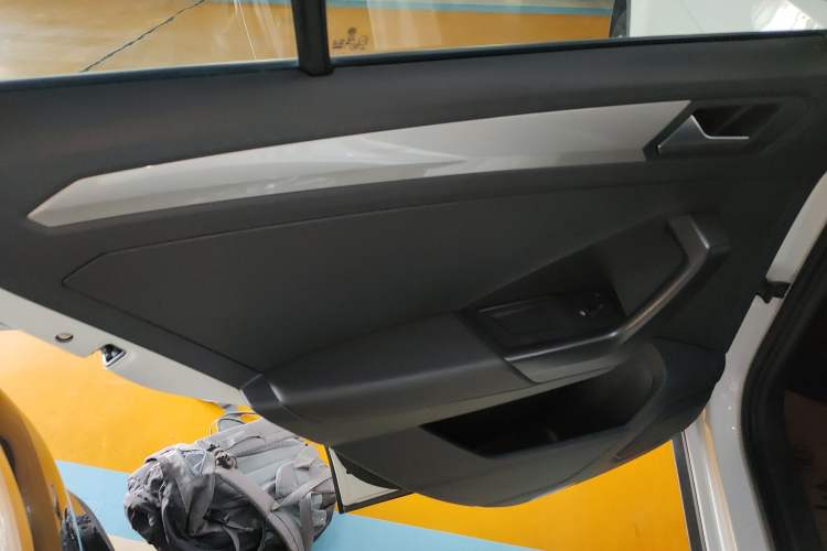 Used Volkswagen T-ROC 2022 280TSI DSG Two-Wheel Drive Elite PLUS