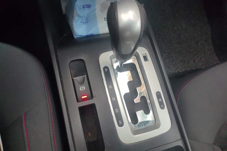 Used Bestune X80 2013 2.0L automatic comfort version
