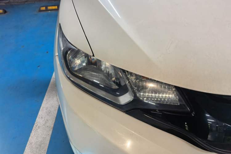 Used Honda Fit 2014 1.5L LX Manual Comfort Model Right Front Headlight
