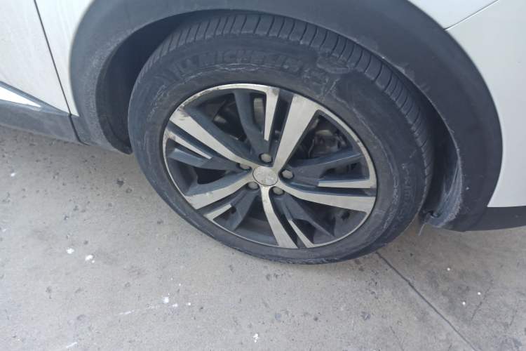 Used Peugeot 5008 2017 350THP 7-Seater Elite Edition Right Front Wheel Hub