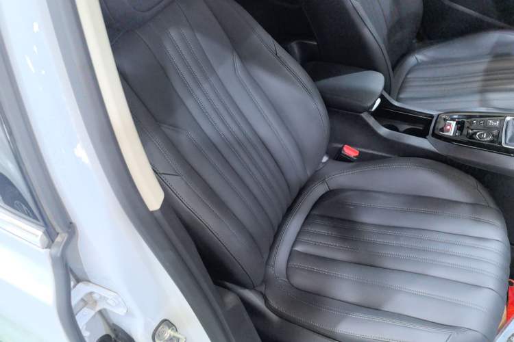 Used Peugeot 408 2024 360THP "Da Da" Model – Latou Edition Right Front Seat