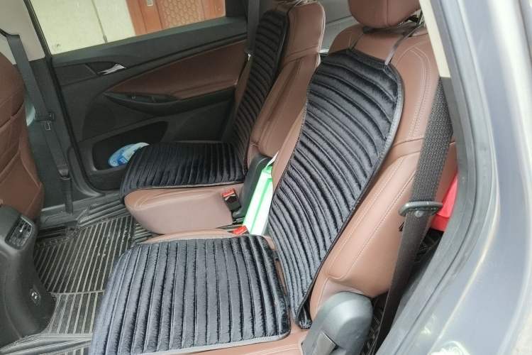 Used Buick GL6 2018 18T 6-Seater Luxury Model Left Rear Seat