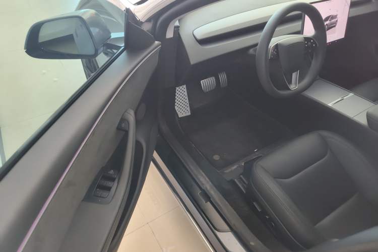 Used Tesla Model 3 2023 Long-Range All-Wheel-Drive Version
