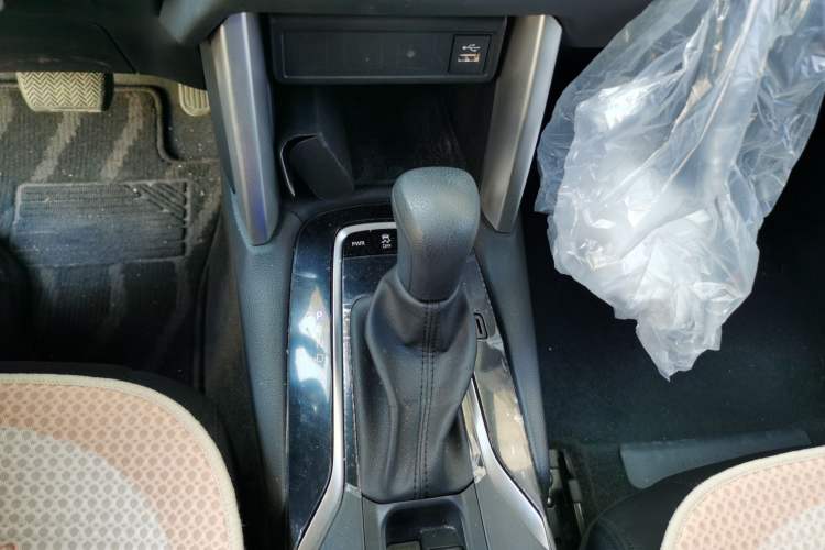 Used Toyota Corolla Cross 2022 2.0L Elite Edition Gear Lever