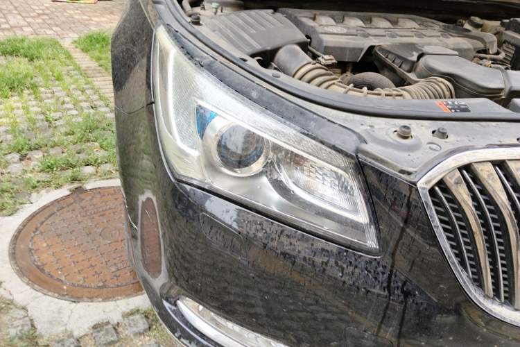 Used Buick LaCrosse 2013 2.4L SIDI Elite Comfort Version Right Front Headlight