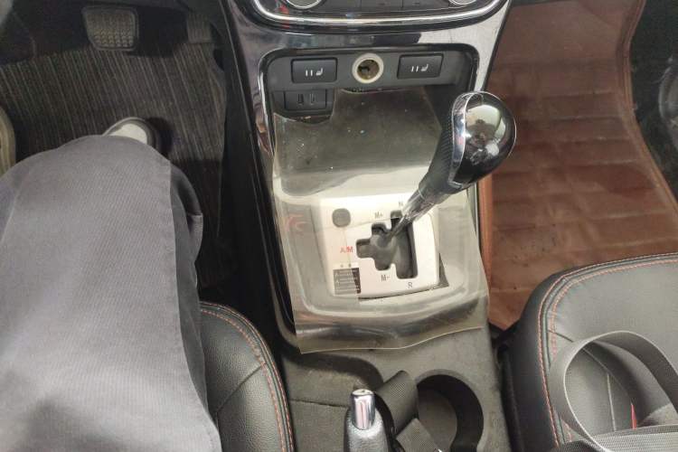 Used HYOSOW H2 2015 1.5L AMT Prestige Version BJ415C Gear Lever