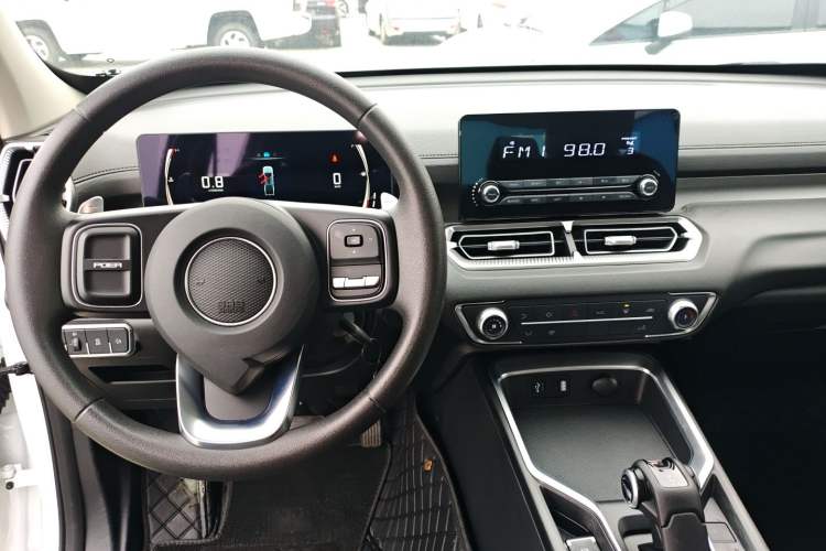 Used Great Wall King Kong Poer 2024 2.0T Automatic 8AT Diesel Two-Wheel-Drive Elite Flatbed
