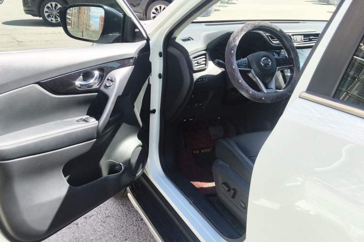 Used Nissan X-Trail 2019 2.0L CVT Smart Connect Comfort Edition 2WD Driver Seat