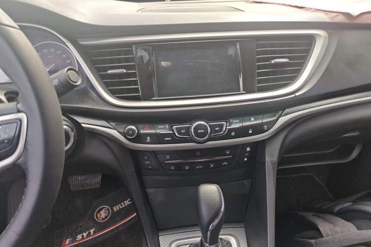 Used Buick GT 2019 18T Automatic Connected Elite Model China VI Standard Audio And AC Panel