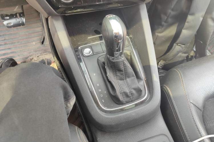 Used Volkswagen Sagitar 2015 230TSI Automatic Luxury Model