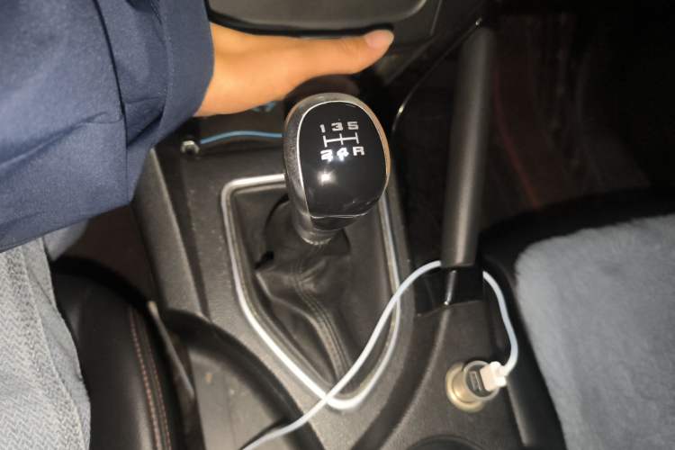 Used Dongfeng Aeolus AX7 2016 2.0L Manual Zhuyue Model