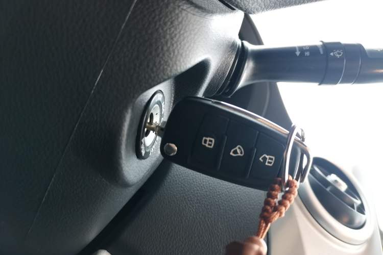 Used JAC Refine M3 2025 PLUS 1.8L Manual Classic Edition 5 Seats