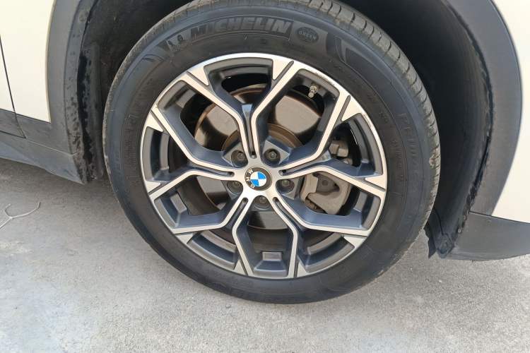 Used BMW X1 2020 sDrive25Li Leading Model
