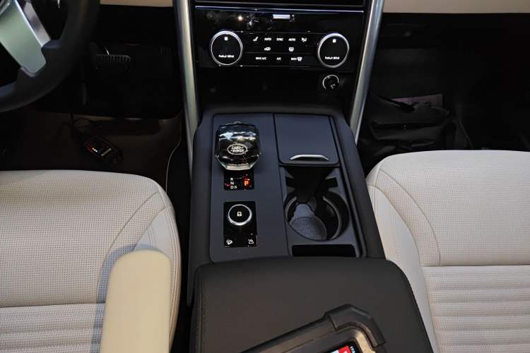 Used Land Rover Discovery 2024 360 PS S