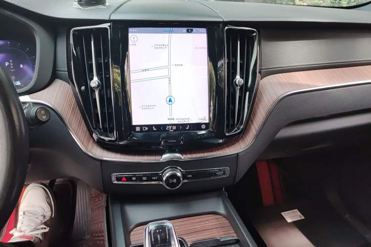 Used Volvo XC60 2022 B5 4x4 Smart Luxury Edition
