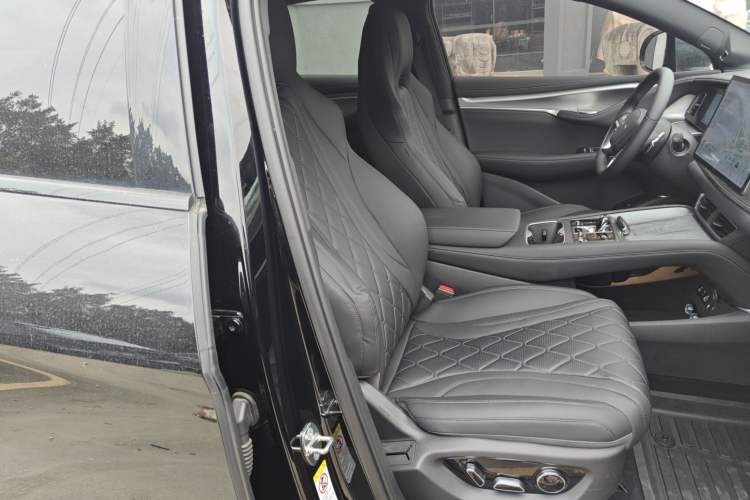 Used BYD Sealion 07 EV 2024 610 Zhihang Edition Right Front Seat