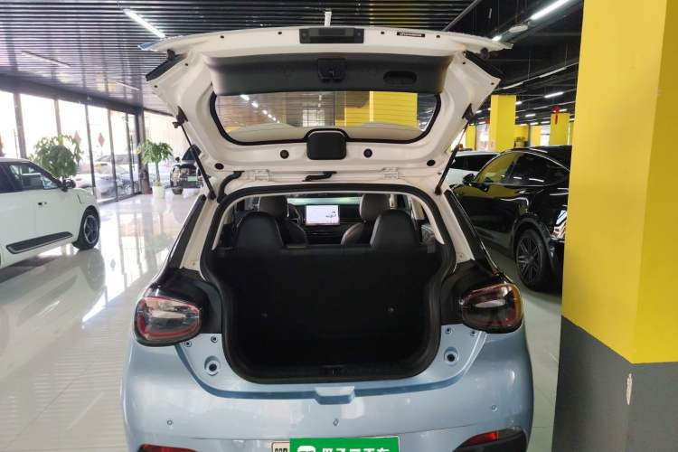 Used Dongfeng NAMMI 01 2024 430 Plus Smart+ Trunk