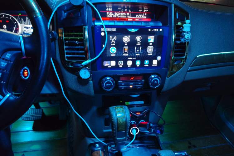 Used Mitsubishi Pajero 2018 3.0L Automatic Comfort Edition Audio And AC Panel