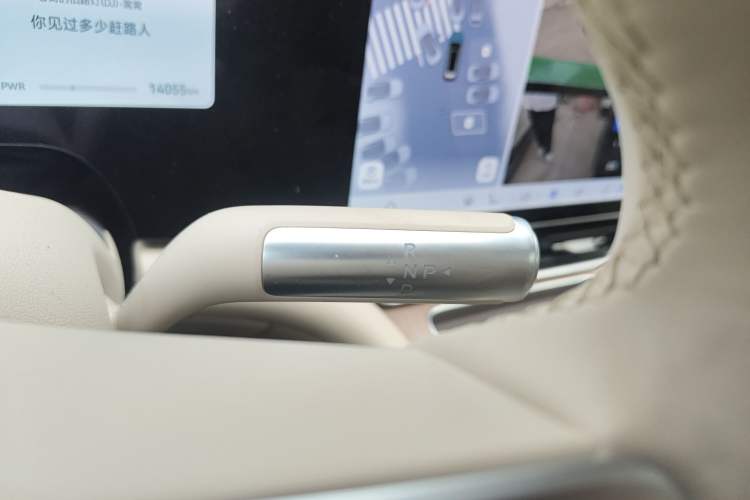 Used Hima AITO M9 2025 Extended-Range Ultra Version 52 kWh 6-Seater
