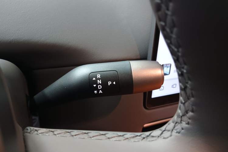 Used Li Auto i6 2025 Model Two-Wheel-Drive Standard Type
