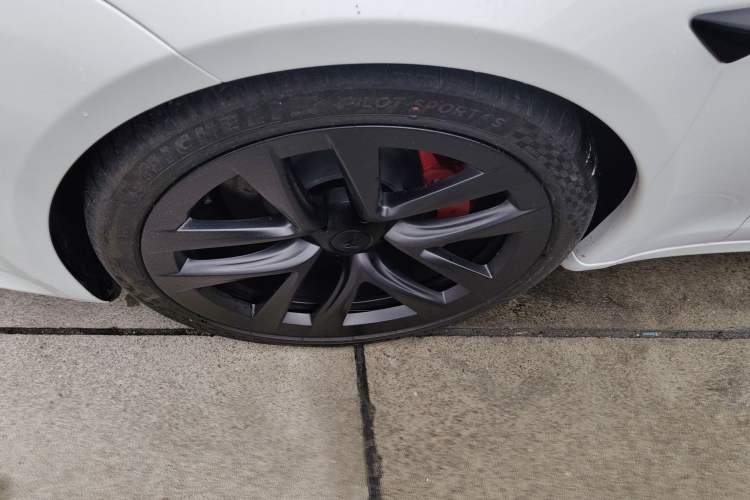 Used Tesla Model S 2023 Three-Motor All-Wheel-Drive Plaid Version Left Front Wheel Hub