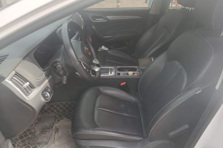 Used Roewe i6 2019 PLUS 1.6L CVT 4G Connected Flagship Deluxe Edition
