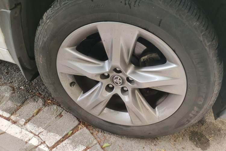 Used Toyota Highlander 2018 2.0T Four-Wheel Drive Luxury Version 7 Seats China VI Standard