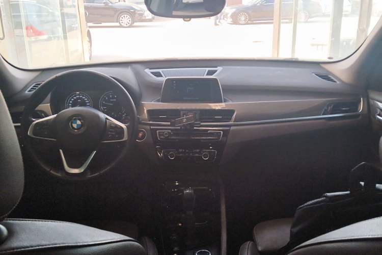 Used BMW X1 2018 xDrive20Li Luxury Edition Center Console
