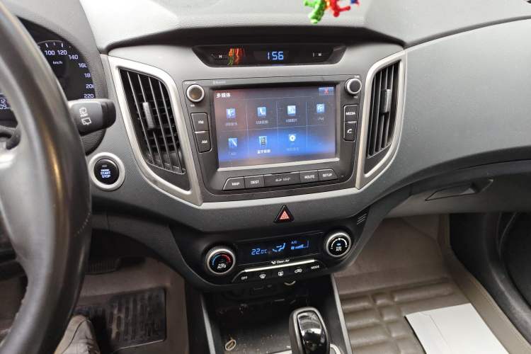 Used Hyundai ix25 2015 1.6L Automatic Two-Wheel-Drive Deluxe DLX Model
